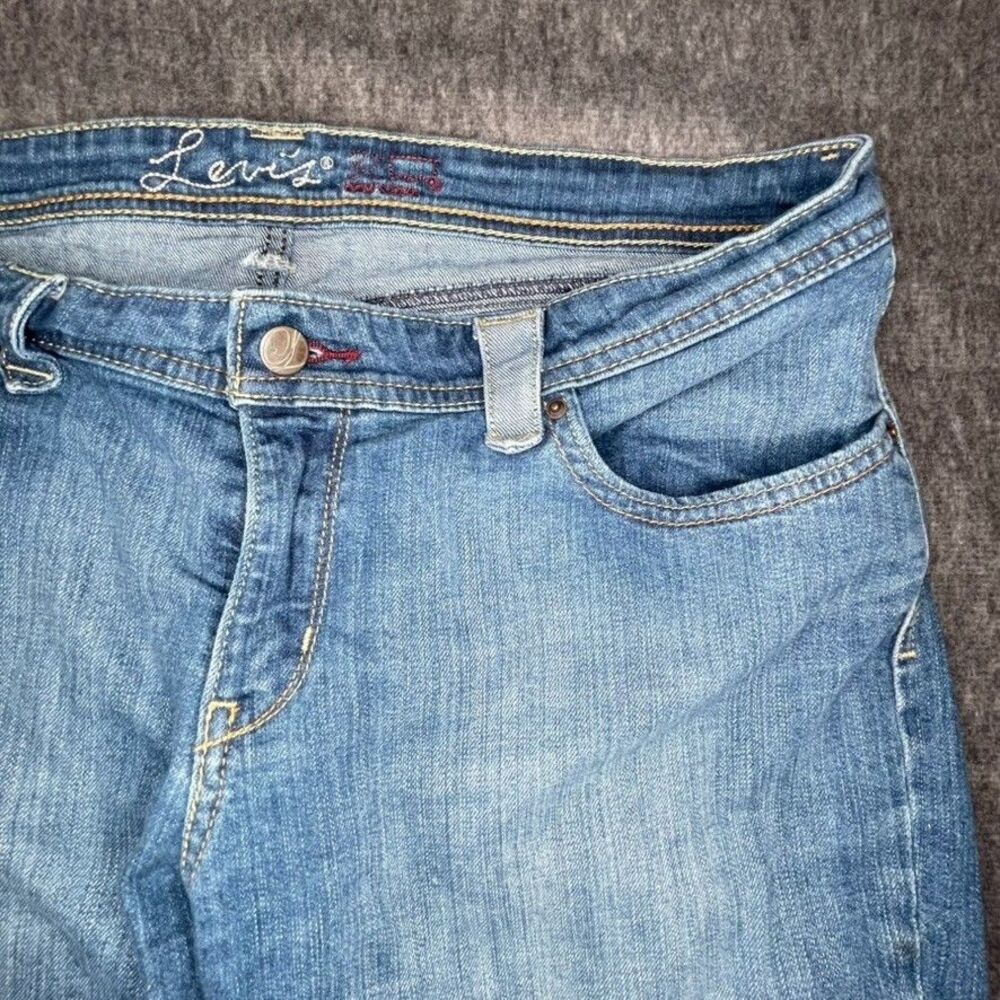 Levis Capri Pant Denim Jeans Cuffed Regular Wash sz 32 Curve Beltloop accents - Picture 3 of 13